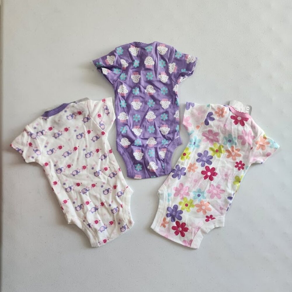 Onesies 3 Pack Baby Girl Bodysuits Size: Newborn. - Picture 2 of 5